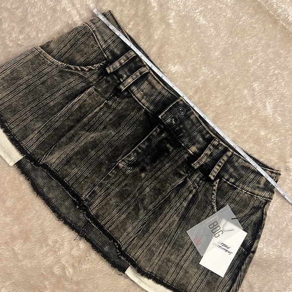 BDG Urban Outfitters Sydney Corduroy Low-Rise Mini - Picture 7 of 13